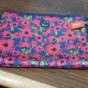 COACH POPPY FLOWER NwotNWOT Coach Floral Print iPad Sleeve Case